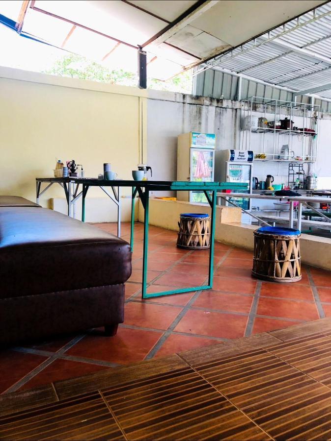 Vernice Backpacker Hostel Vientiane Exterior photo